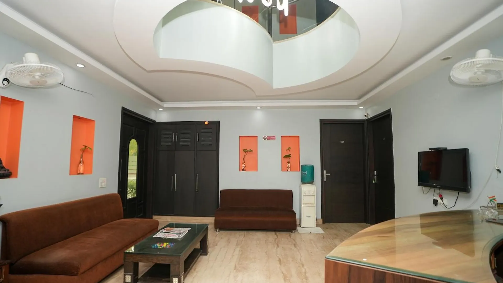 Daffodils Inn Gurgaon Indien