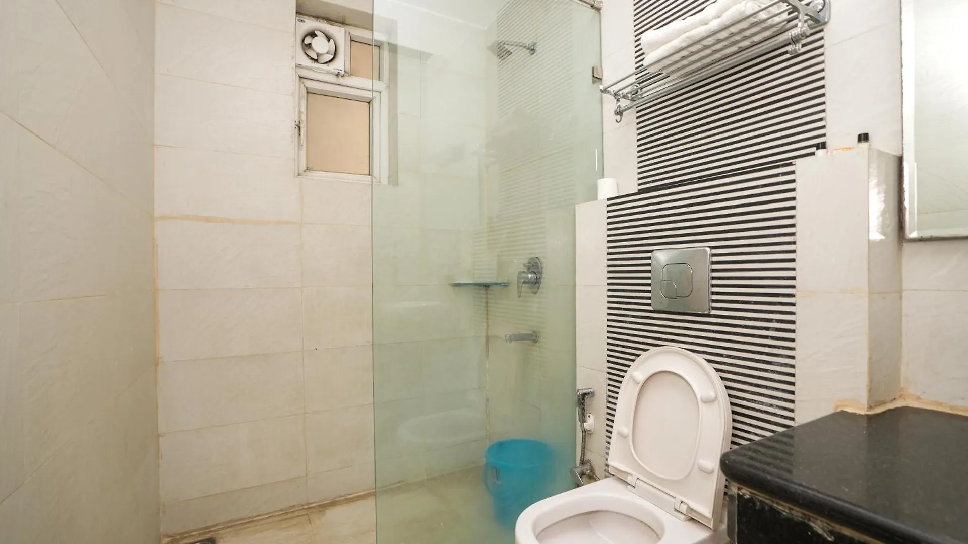 Hotel Daffodils Inn Gurgaon