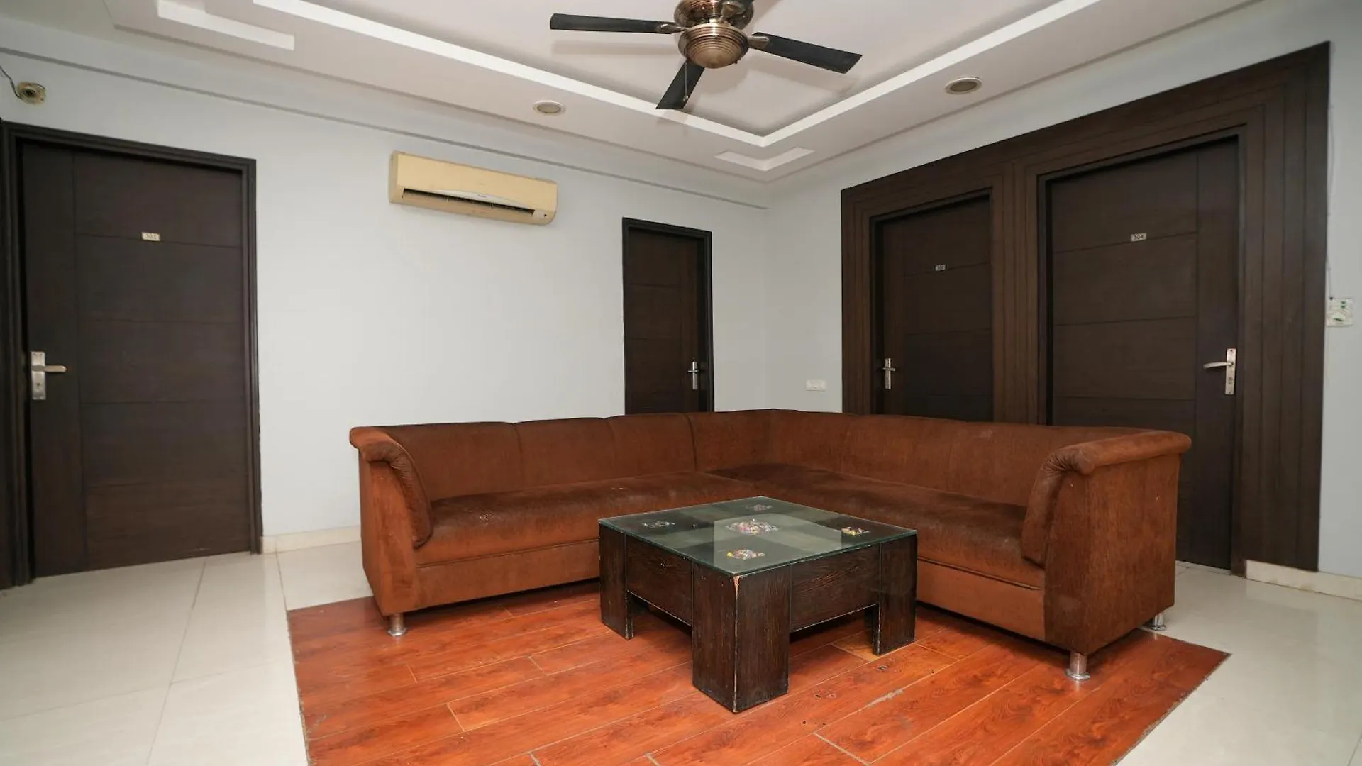 فندق Daffodils Inn غورغاون