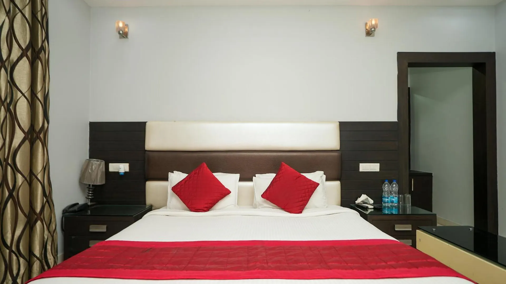 Daffodils Inn غورغاون 2*,